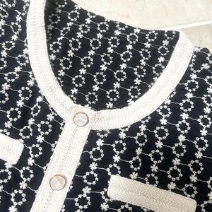 Gold Tone MOP Button Black White Floral Blouse